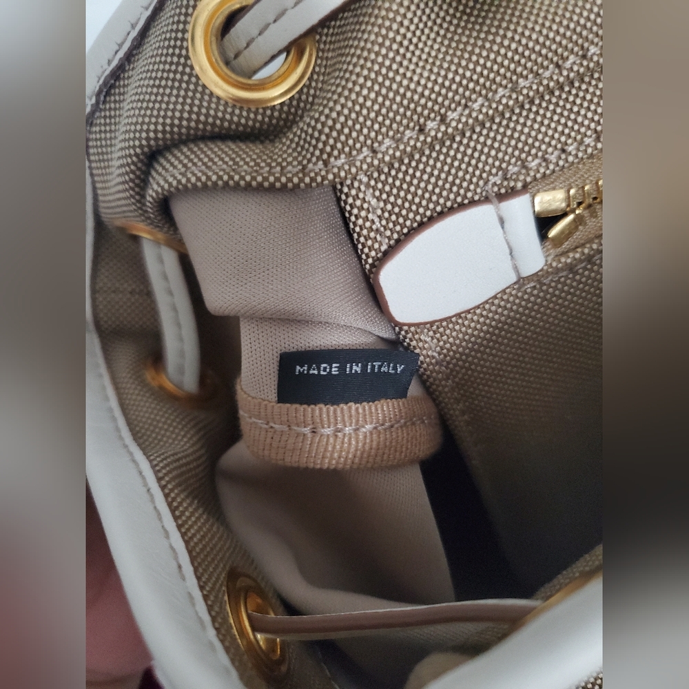 Prada backpack - Picture 5 of 12